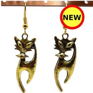NEW Gold Curvy Cat Earrings